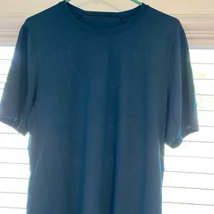 Lululemon workout shirt